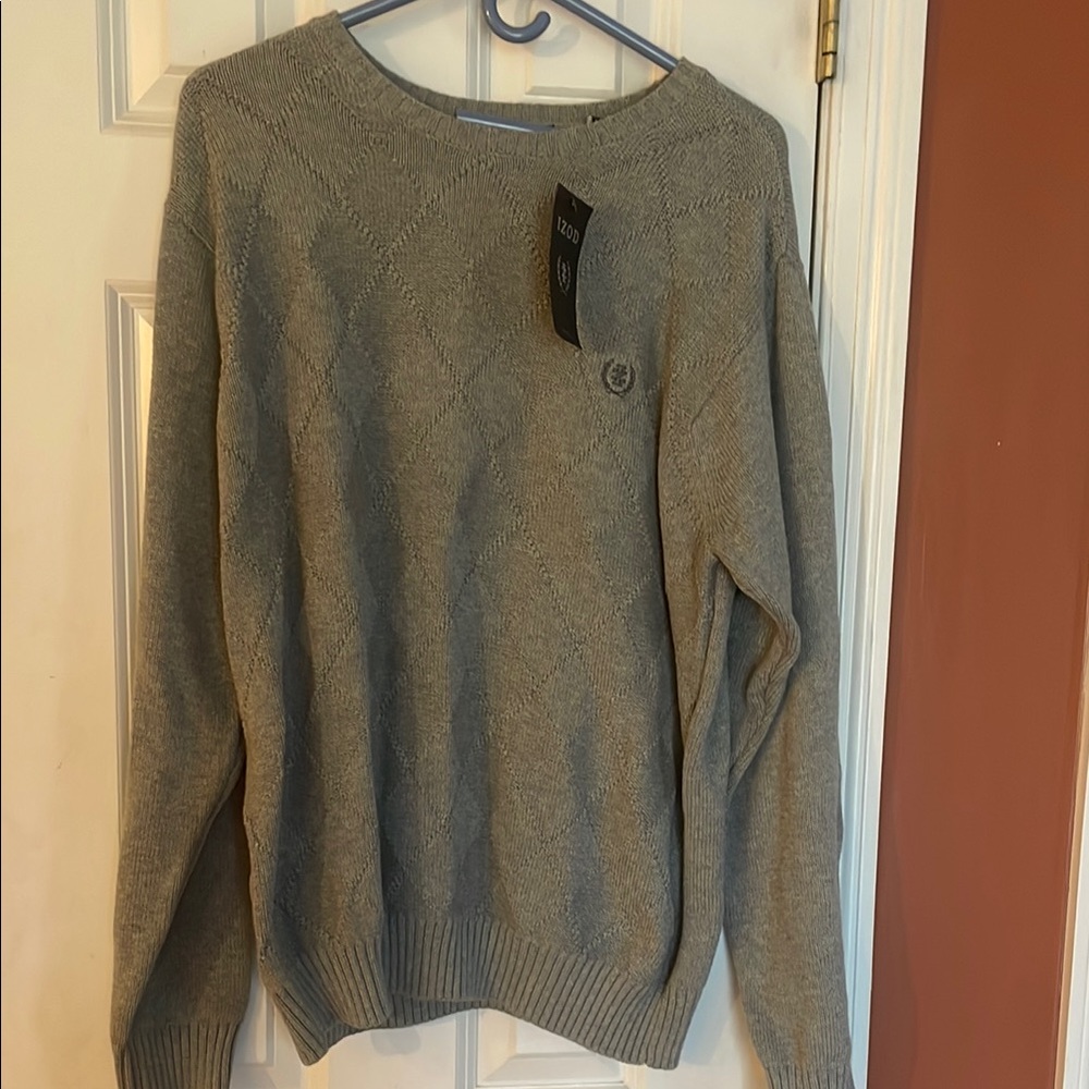 Gray Crewneck Sweater with Long Sleeves